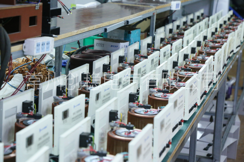 創(chuàng)穩(wěn)電氣、SVC-1000VA穩(wěn)壓器、寬域穩(wěn)壓、220V/110V雙電壓